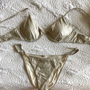 Good American / Khloe Kardashian silver stunning bikini